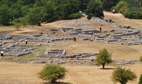 Parchi archeologici, chiesette e "canyon": i tesori di Monte Sannace e Monte Rotondo